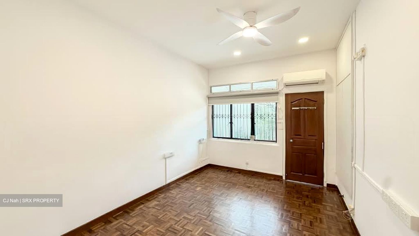 Grove Drive (D10), Semi-Detached #592826931